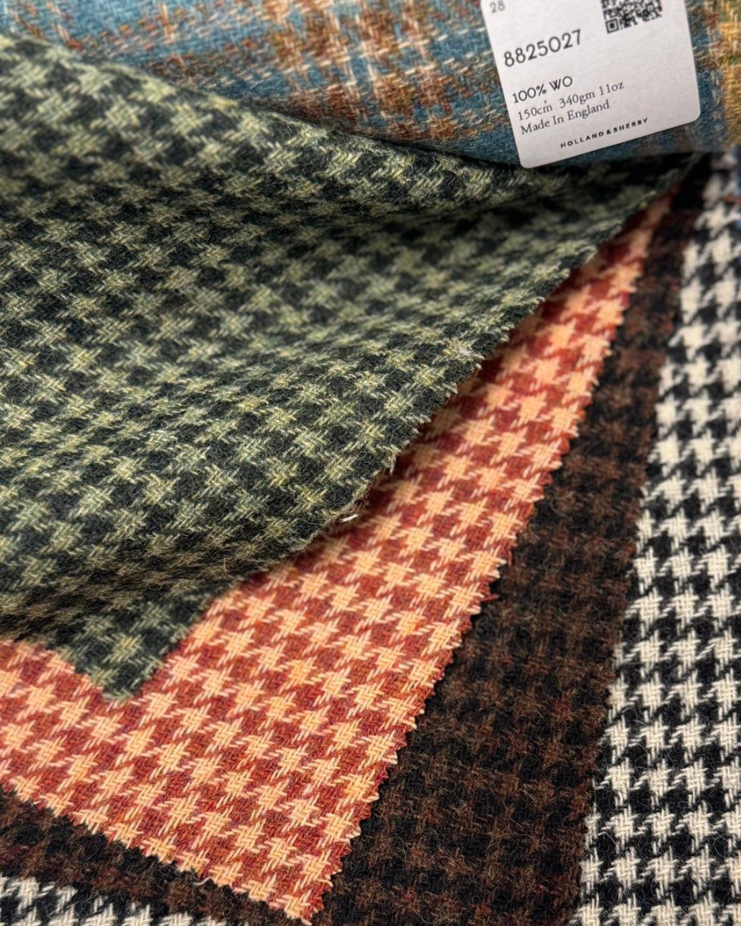 houndstooth tweed pattern