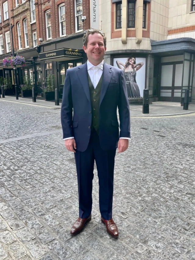 洋書 Bespoke: The Men's Style of Savile Row Bespoke eBook by Richard Anderson | Official Publisher Page